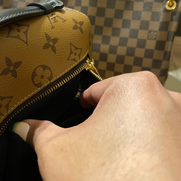 Louis Vuitton Pochette Metis Monogram Reverse - Picture 2 of 10